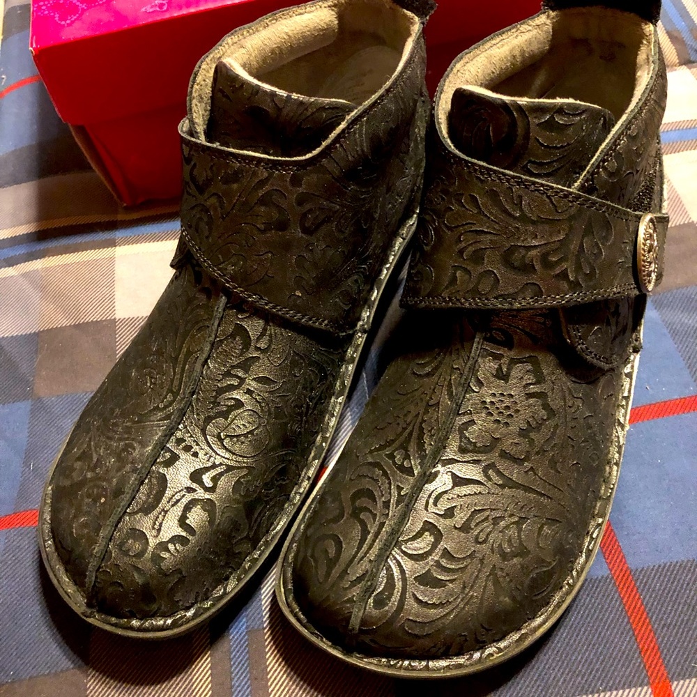Algeria Boots in Steel Swish